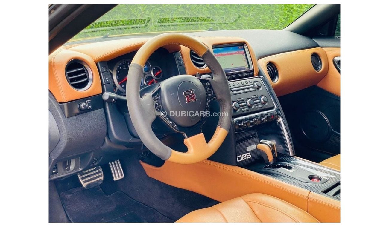 نيسان جي تي ار Std نيسان GT-R بريميوم خليجي 2015 فل ابشن تشييكات الفا لوجيك بحاله ممتازه