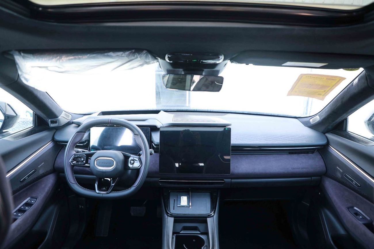 لينك أند كو 08 Em-P Time Limited 1.5L - Plug In Hybrid - Purple Inside Purple