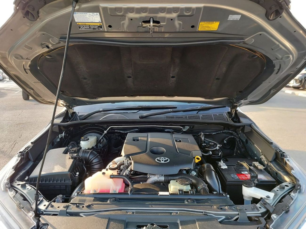 تويوتا هيلوكس TOYOTA HILUX PICKUP RHD 2022 MODEL 2.8 L DIESEL AUTOMATIC(PM77151)