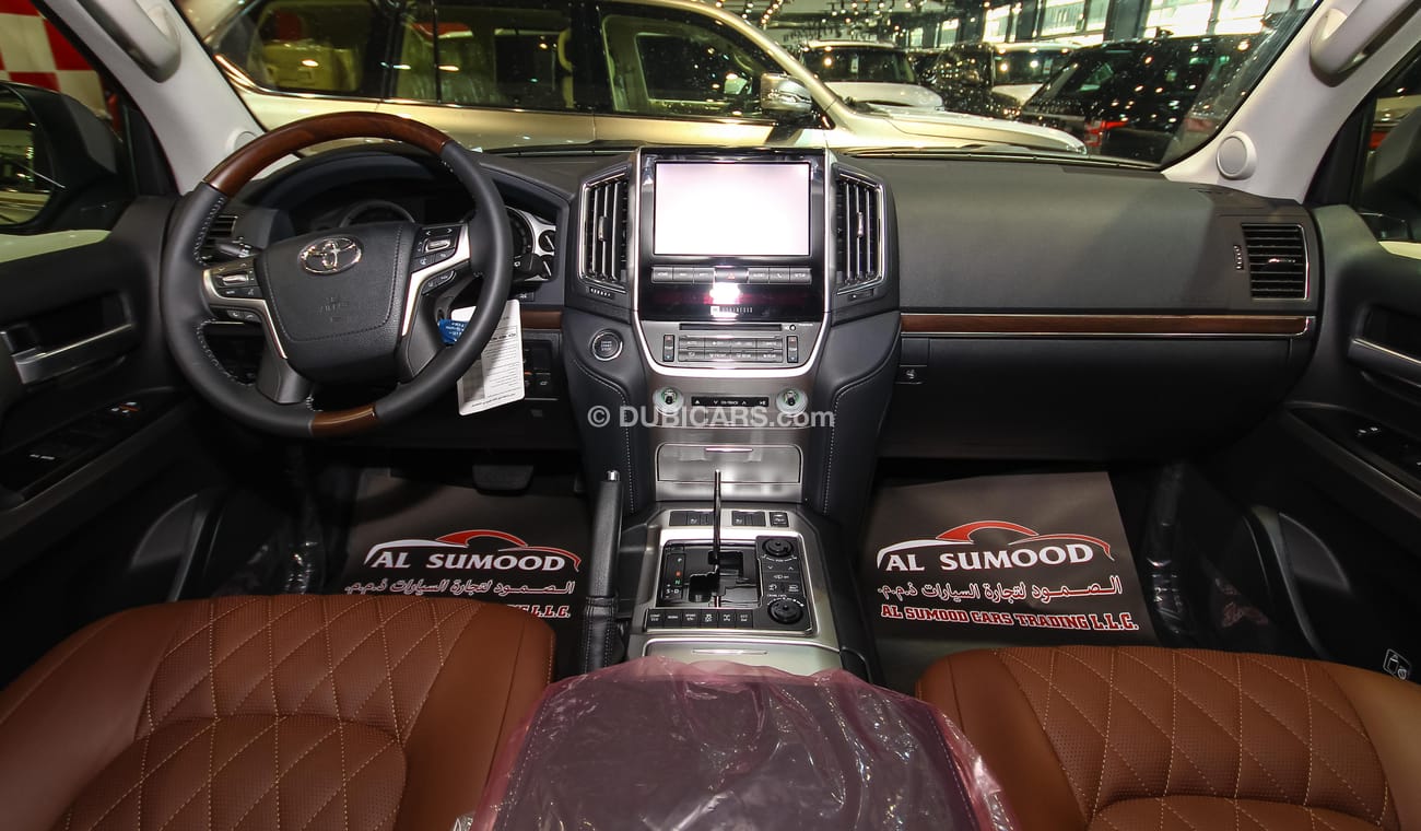 تويوتا لاند كروزر VXS  White Edition 5.7