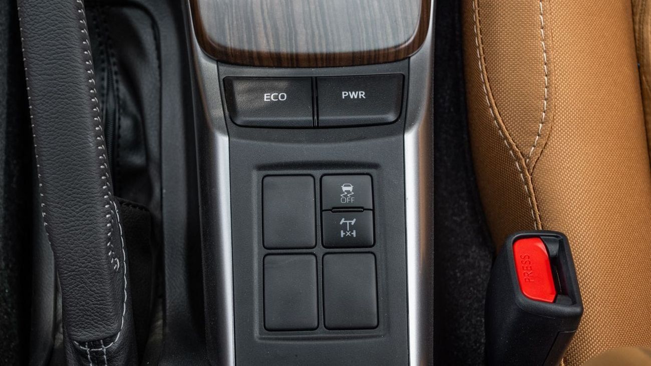 تويوتا فورتونر Toyota Fortuner 2.7 AT High -2025YM