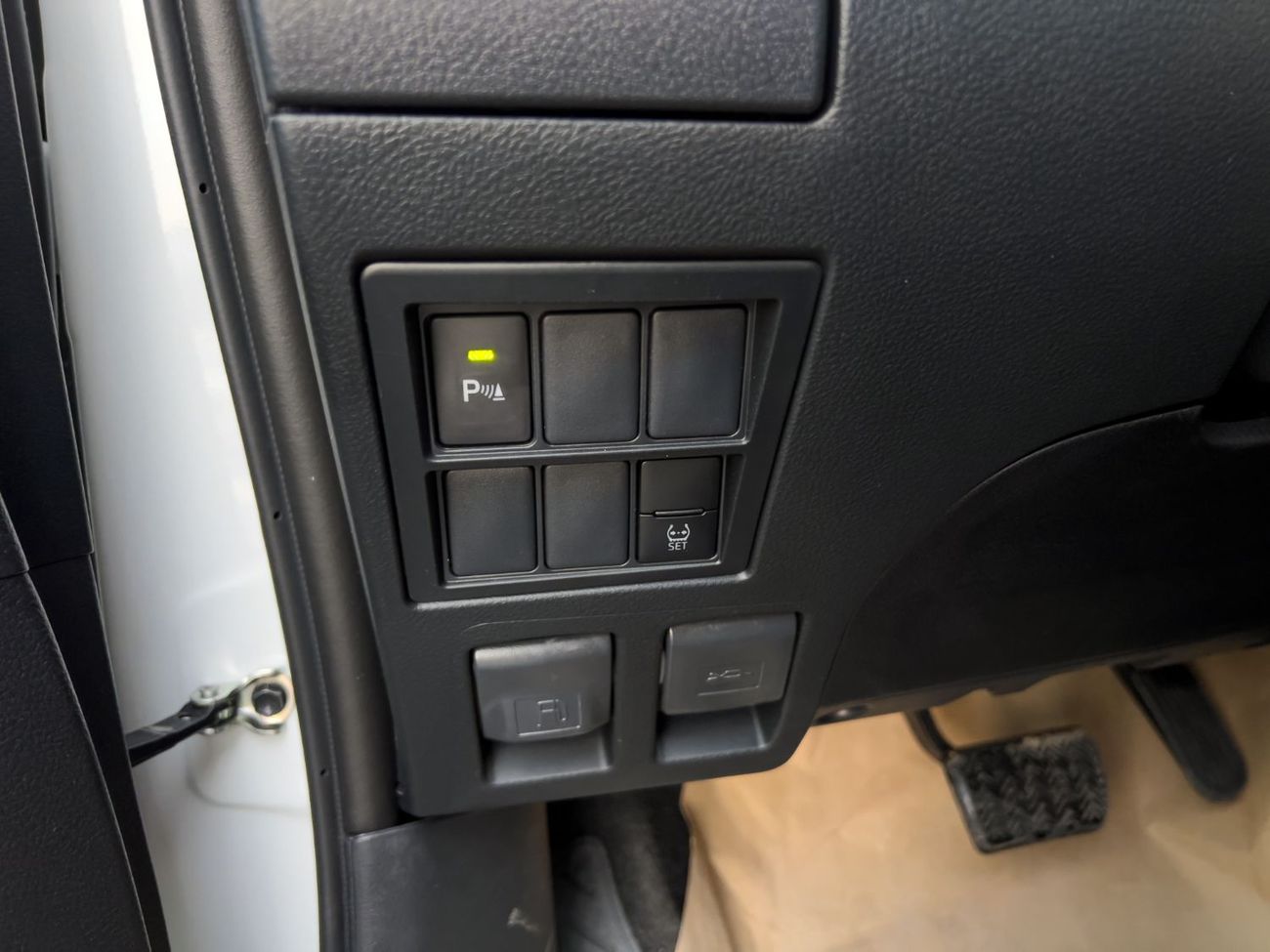 تويوتا هيلوكس EXPORT ONLY - TOYOTA HILUX VX 4.0L (w/ AIR COMPRESSOR)