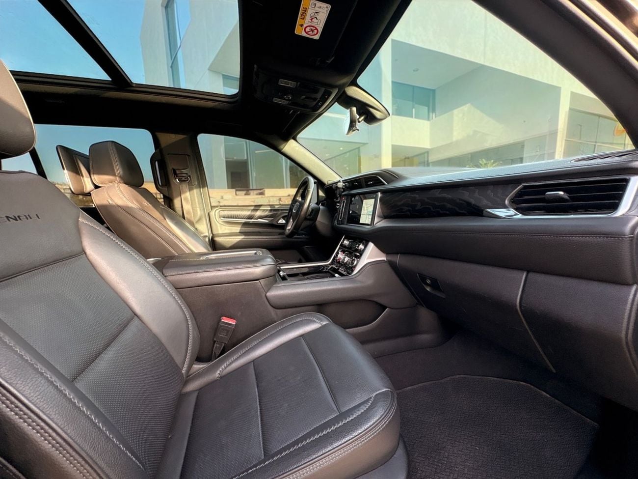 GMC Yukon Denali 6.2L (8 Seater) AED 2,080 P.M | 0% DOWN PAYMENT | GMC YUKON DENALI | 6.2L V8 | 2022 | GCC SPE