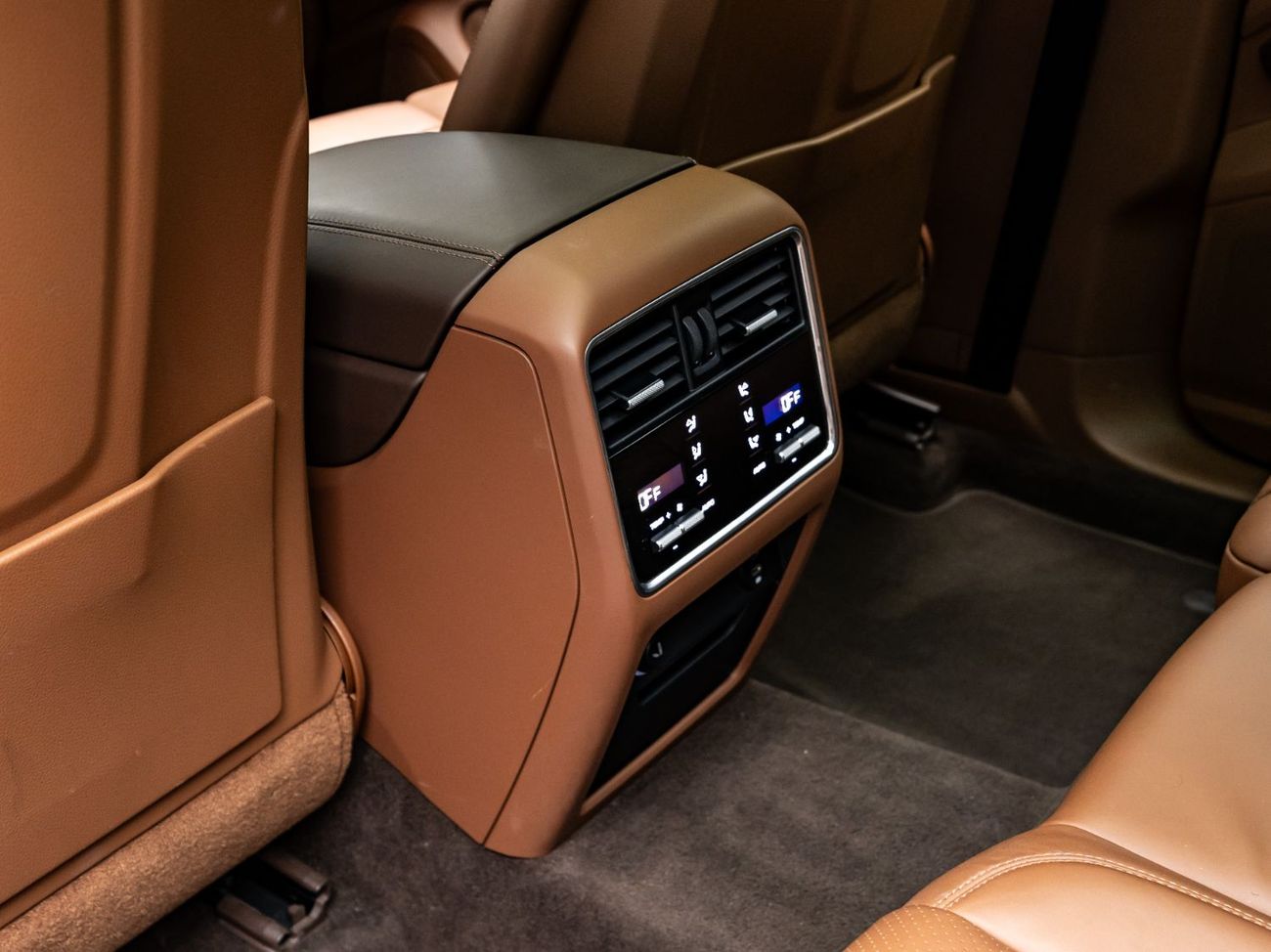 Porsche Cayenne Base 2023 Porsche Cayenne, 2026 Porsche Warranty, Full Service History, Low KMs, GCC