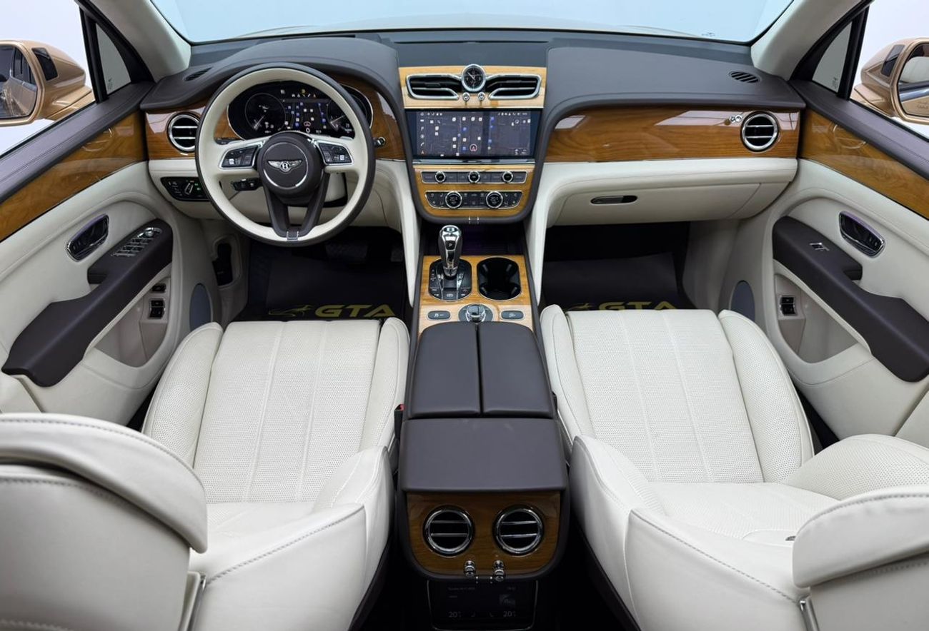 بنتلي بينتايجا 2022 Bentley Bentayga V8, 2027 Bentley Warranty + Service Pack, Full Bentley Service History, GCC