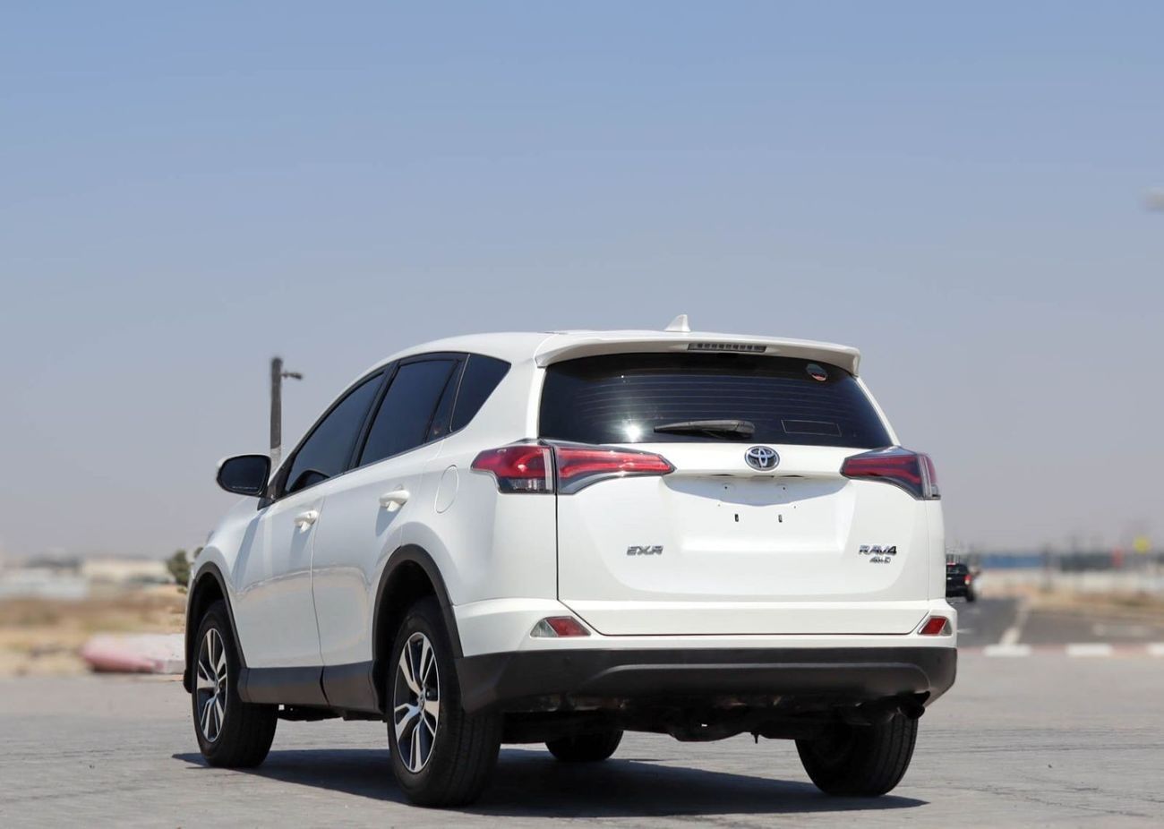 Toyota RAV4 EXR 2.5L Toyota rav4 2018 GCC without accidents in excellent condition 1927 P.M