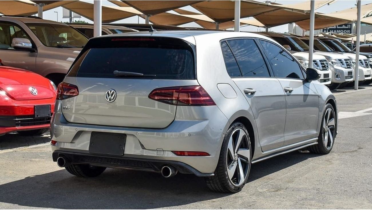 Volkswagen Golf GTI