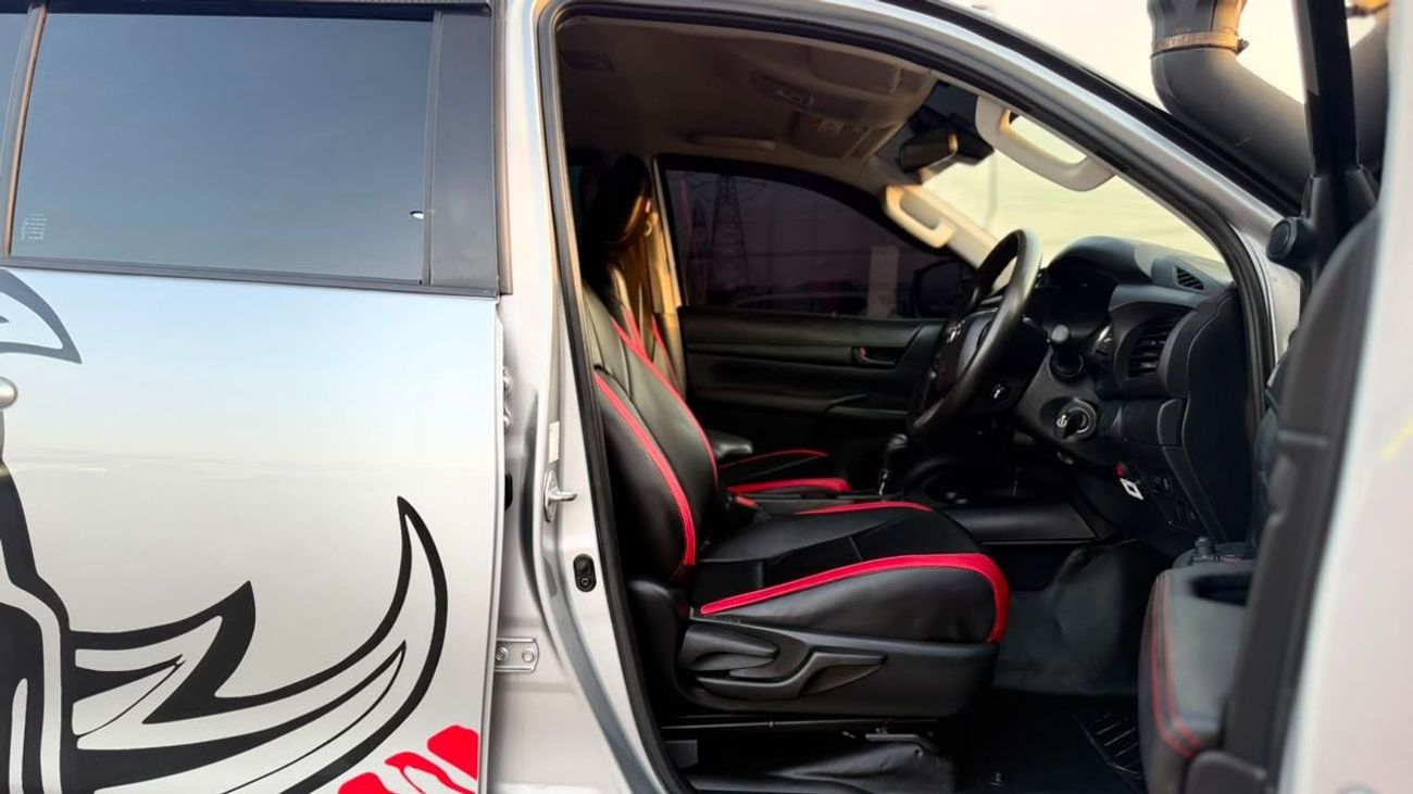 Toyota Hilux AT - 2.8 DIESEL ENGINE - 4WD