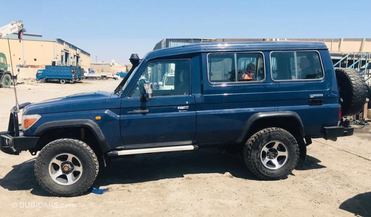 Toyota Land Cruiser Hard Top diesel right hand drive 4.5L 3 door year 2009