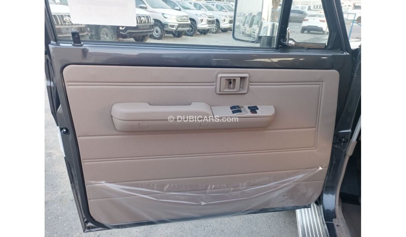 Toyota Land Cruiser 70 4.0L V6 2doors (Winch + Alloy Wheels)