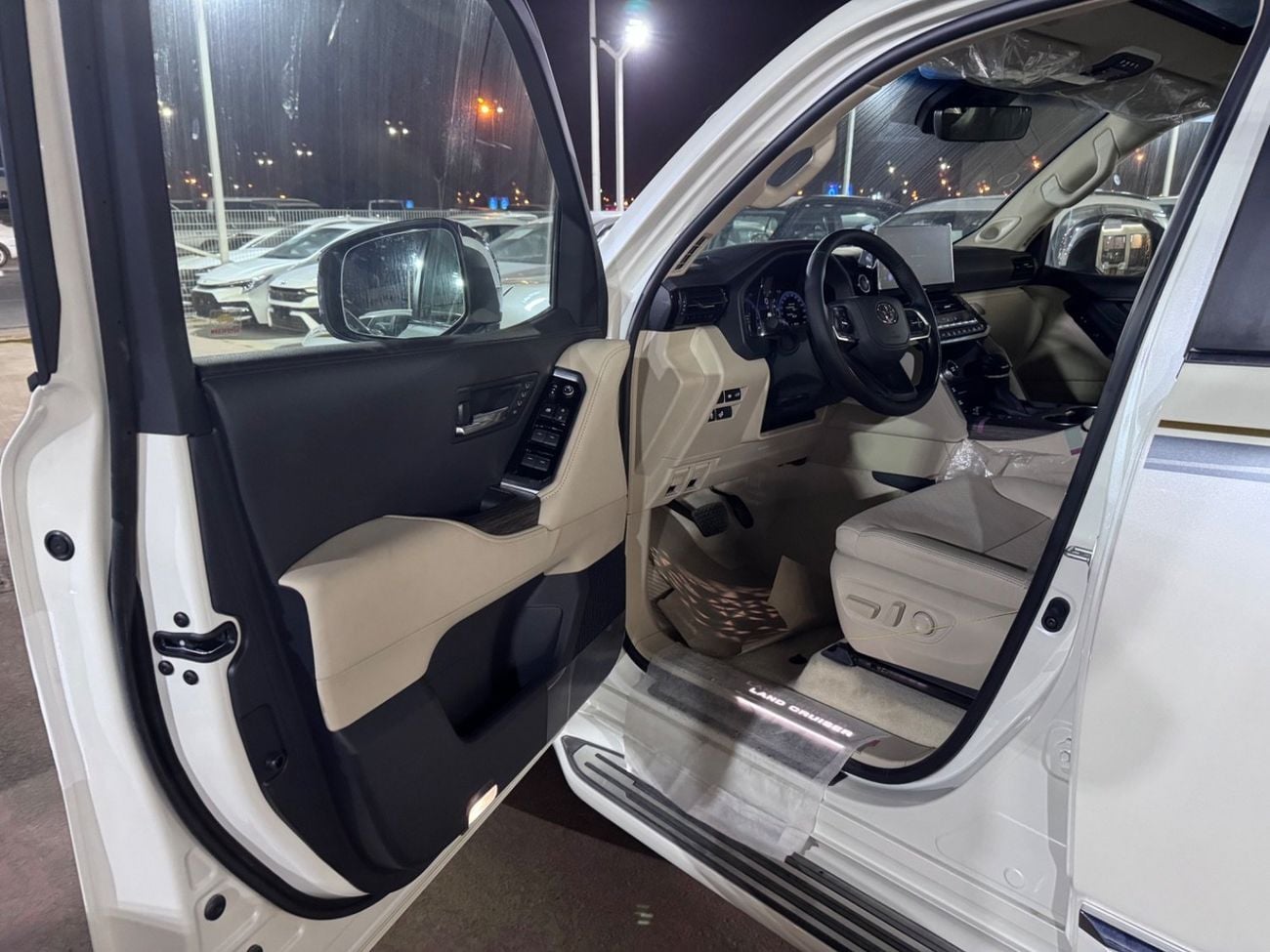 تويوتا لاند كروزر VXR