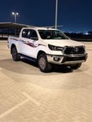 تويوتا هيلوكس SR5