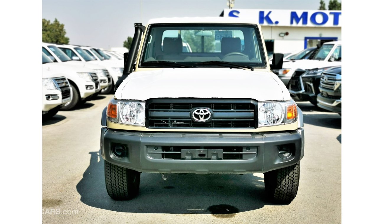 Toyota Land Cruiser Pick Up 4.2D, Alloy Rims, Power Windows, Over Fender, Hub Lock, Vinyl seat, LOT-TLC19