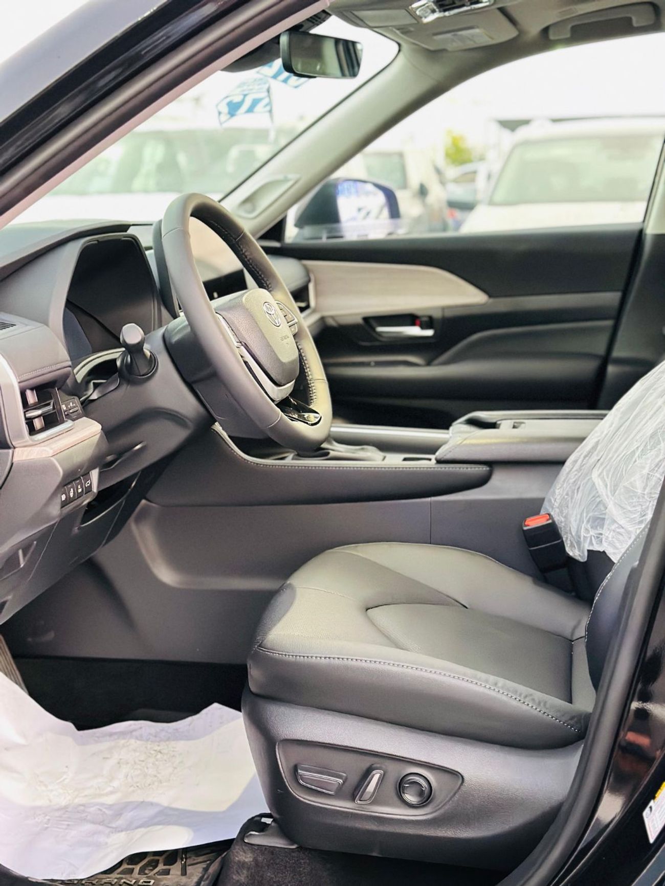 تويوتا جراند هايلاندر LIMITED PETROL