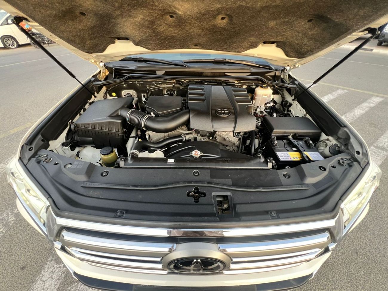 Toyota Land Cruiser 2018 Toyota Land Cruiser EX.R 4.0L V6 - AWD 4x4 - GCC - Leather Seat - Rear Camera & Sensor - Accide