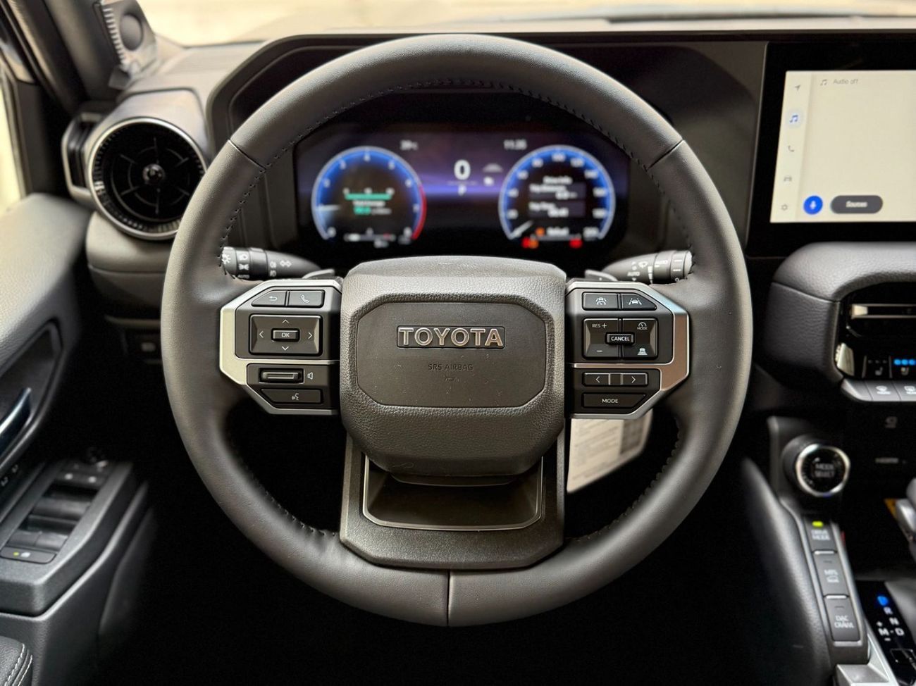 تويوتا برادو LUXURY 2.4 TURBO **EXPORT ONLY**التصدير فقط خارج الخليج***