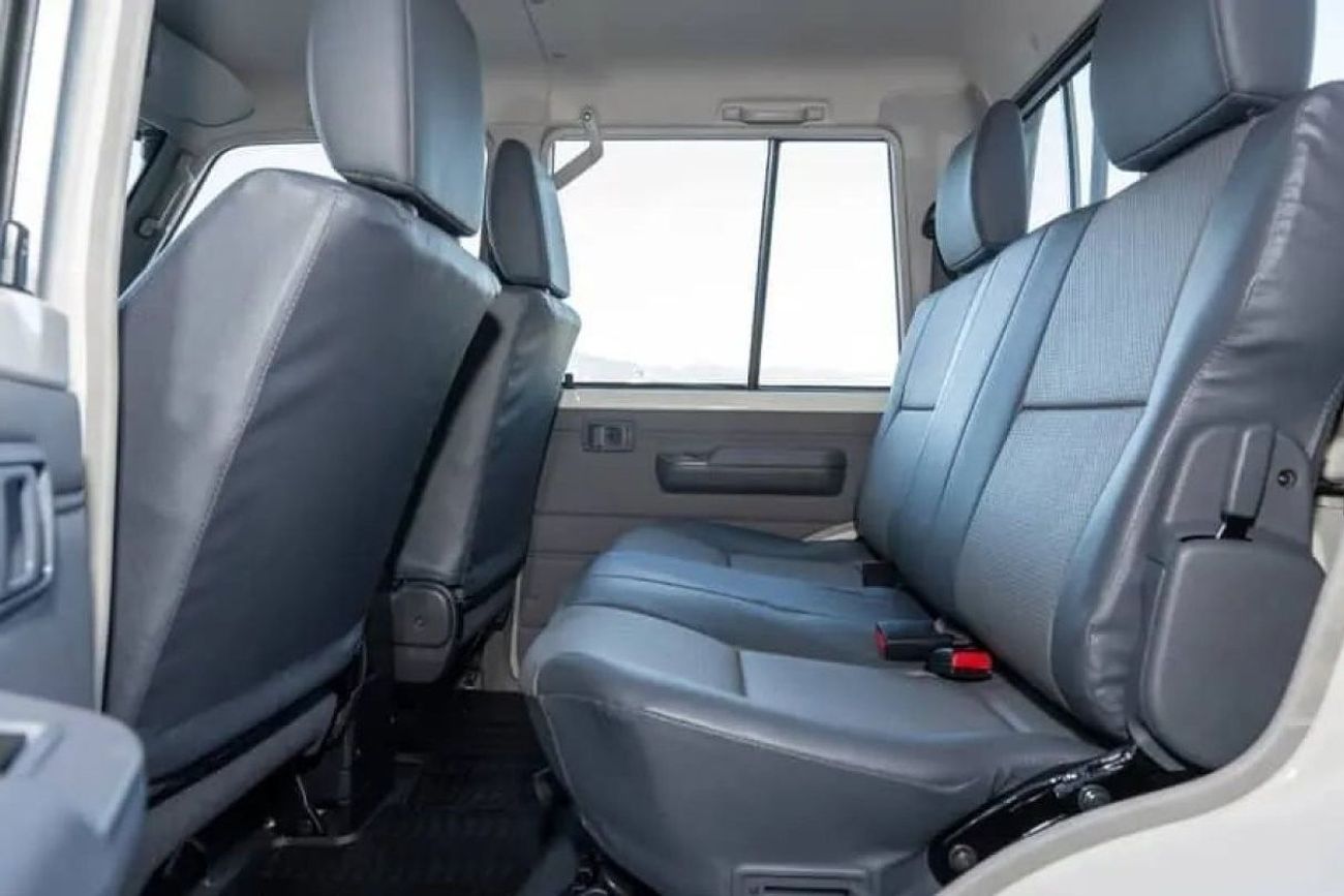 Toyota Land Cruiser Pick Up Toyota LC 79 4.2l Diesel DC - M/T - Fog Lamp - Snorkel