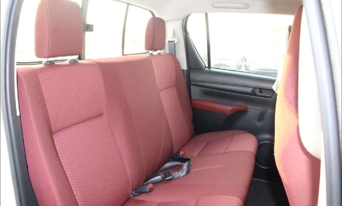 تويوتا هيلوكس 2025 DOUBLE CAB PICKUP DLX-G 2.4L DIESEL 4WD 6-SEATER MANUAL TRANSMISSION