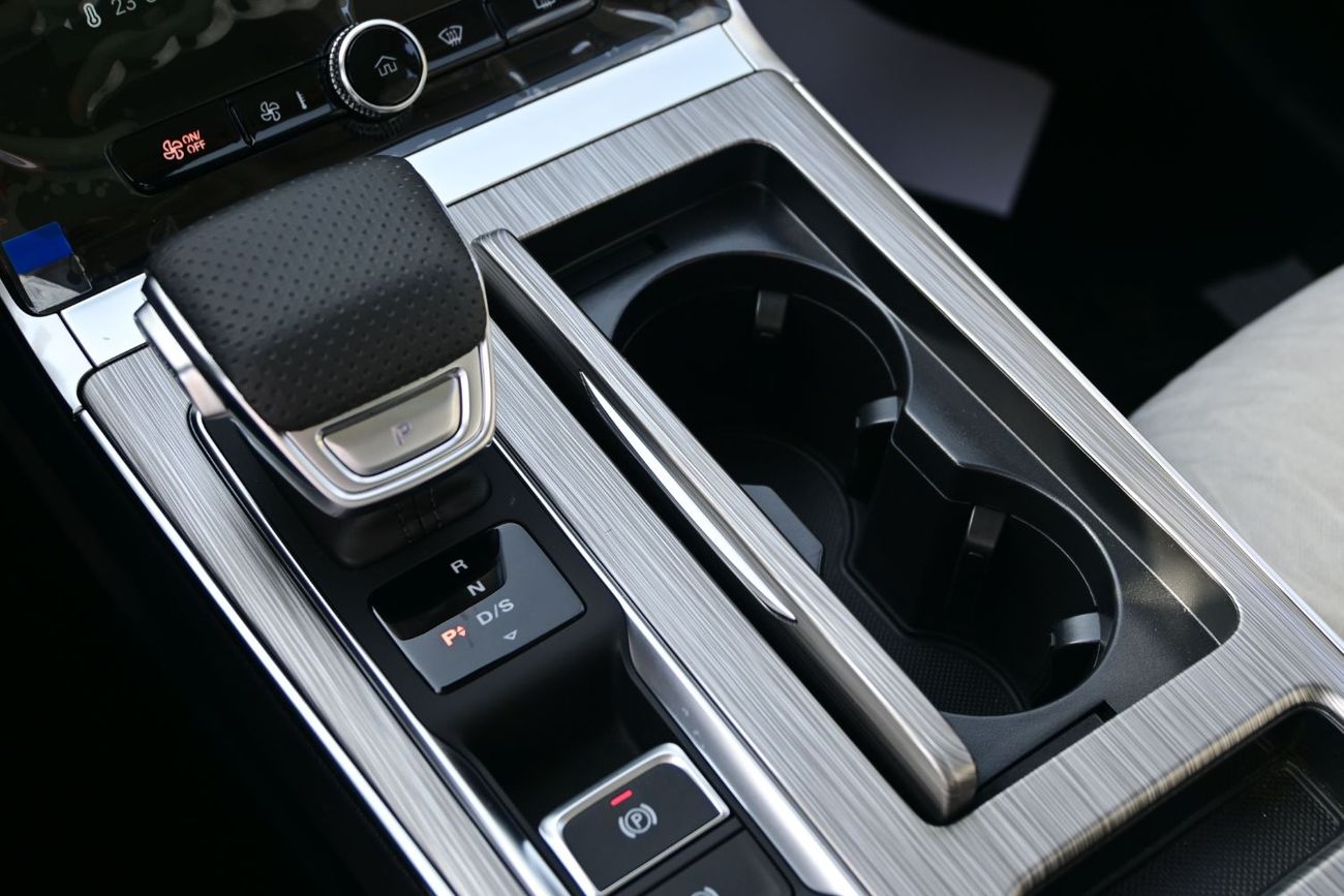 MG RX5 MG RX5 1.5L Petrol, FWD Model 2025 Color Grey