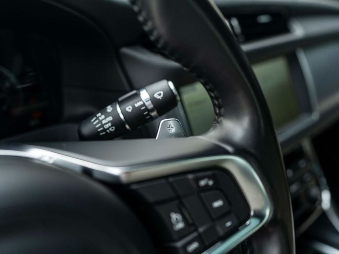 جاكوار XF R-Sport 2.0L Sedan