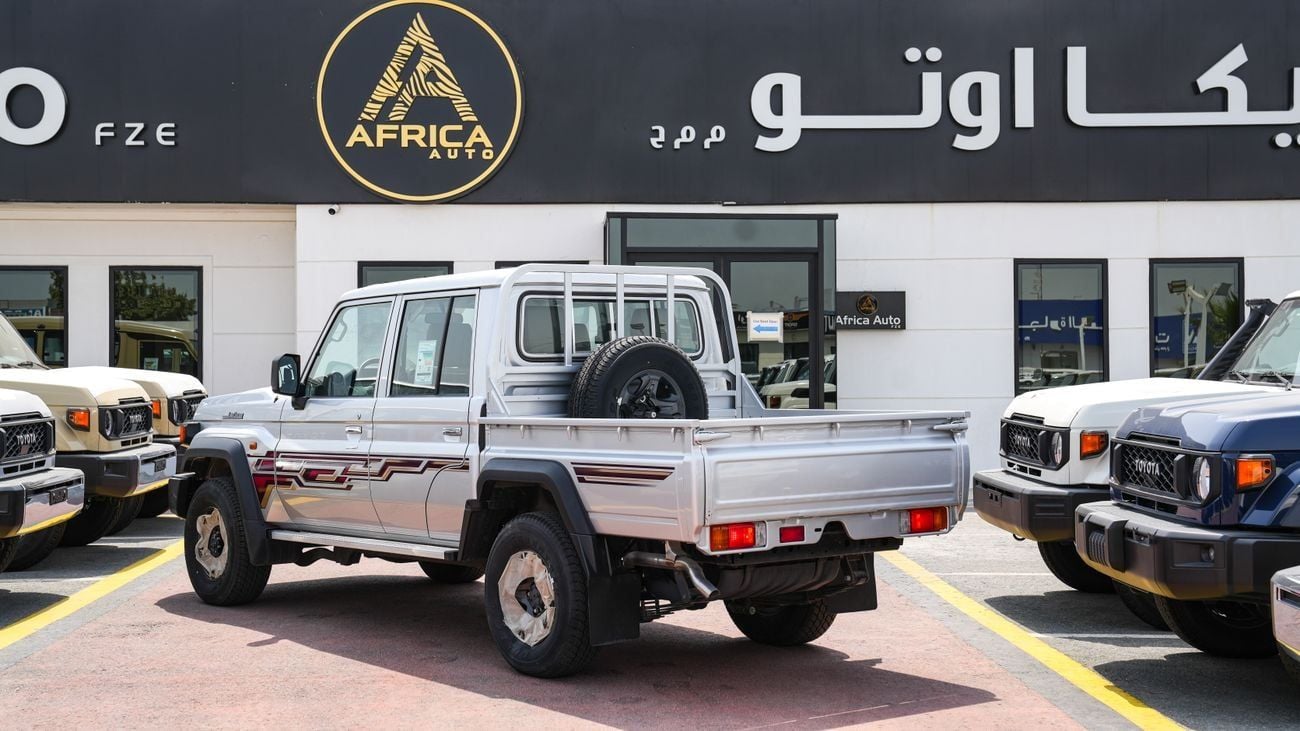Toyota Land Cruiser Pick Up LC79 DC 4.5L V8 DSL 24YM FULL OPTIONS LC79 DC 4.5L V8 DSL 24 YM
