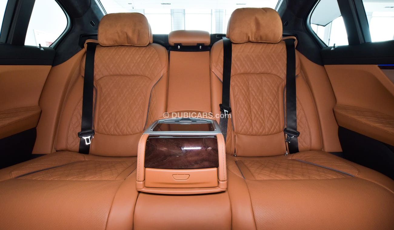 BMW 750Li Li Luxury with Package