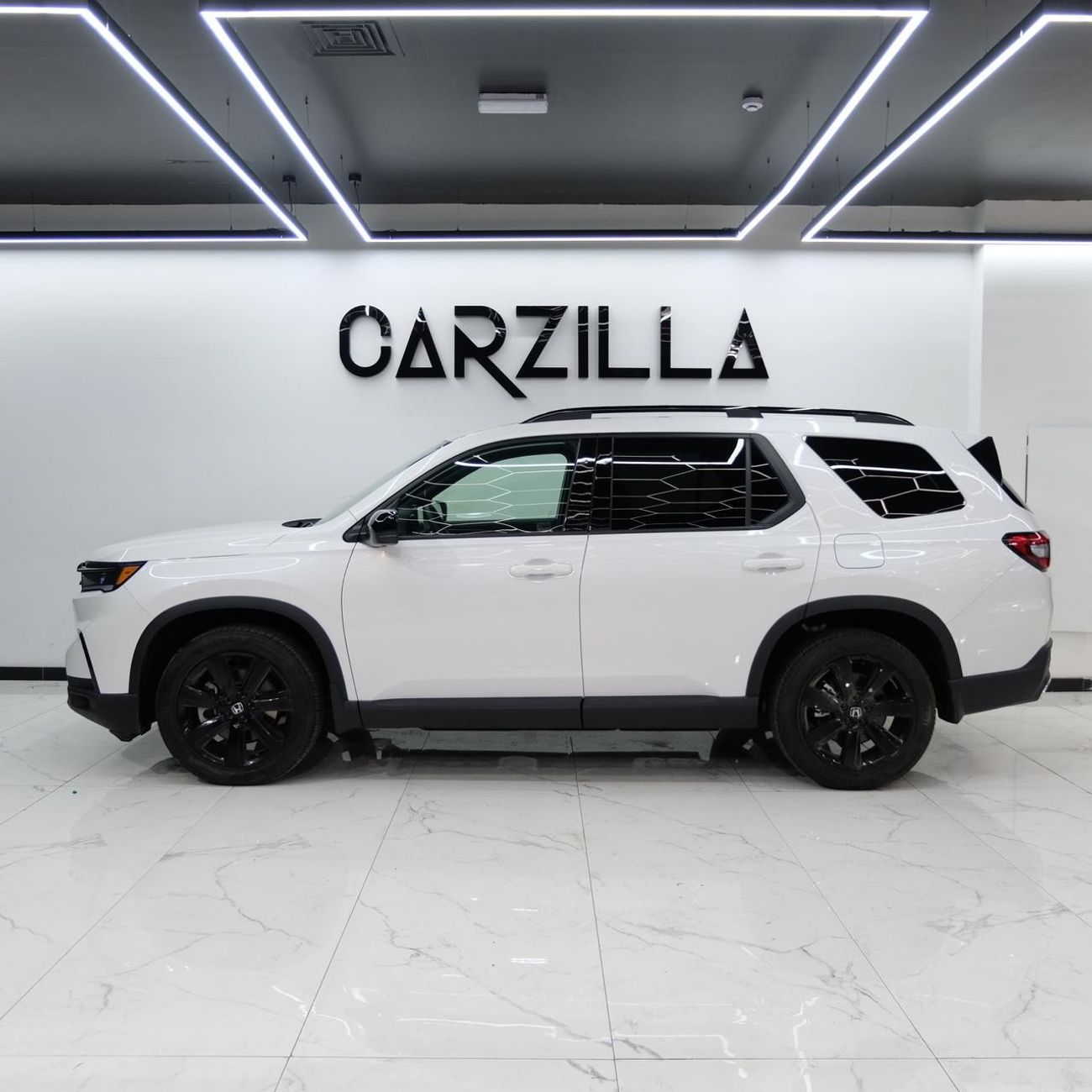 هوندا بايلوت Honda Pilot White 2024 Black Edition-3.5L-4WD-Car is in Excellent Condition, Accident Free, Brand Ne