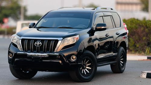 Toyota Prado EXCELLENT CONDITION | SUNROOF | 2.7L PETROL | LHD | PARKING SENSOR | 2017 | REAR VIEW CAMERA