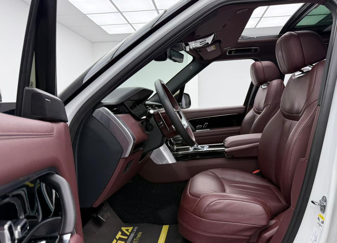 لاند روفر رينج روفر HSE P530 4.4L 2023 Range Rover P530 HSE V8, 2028 LR Warranty + Service Pack, Full LR Service History