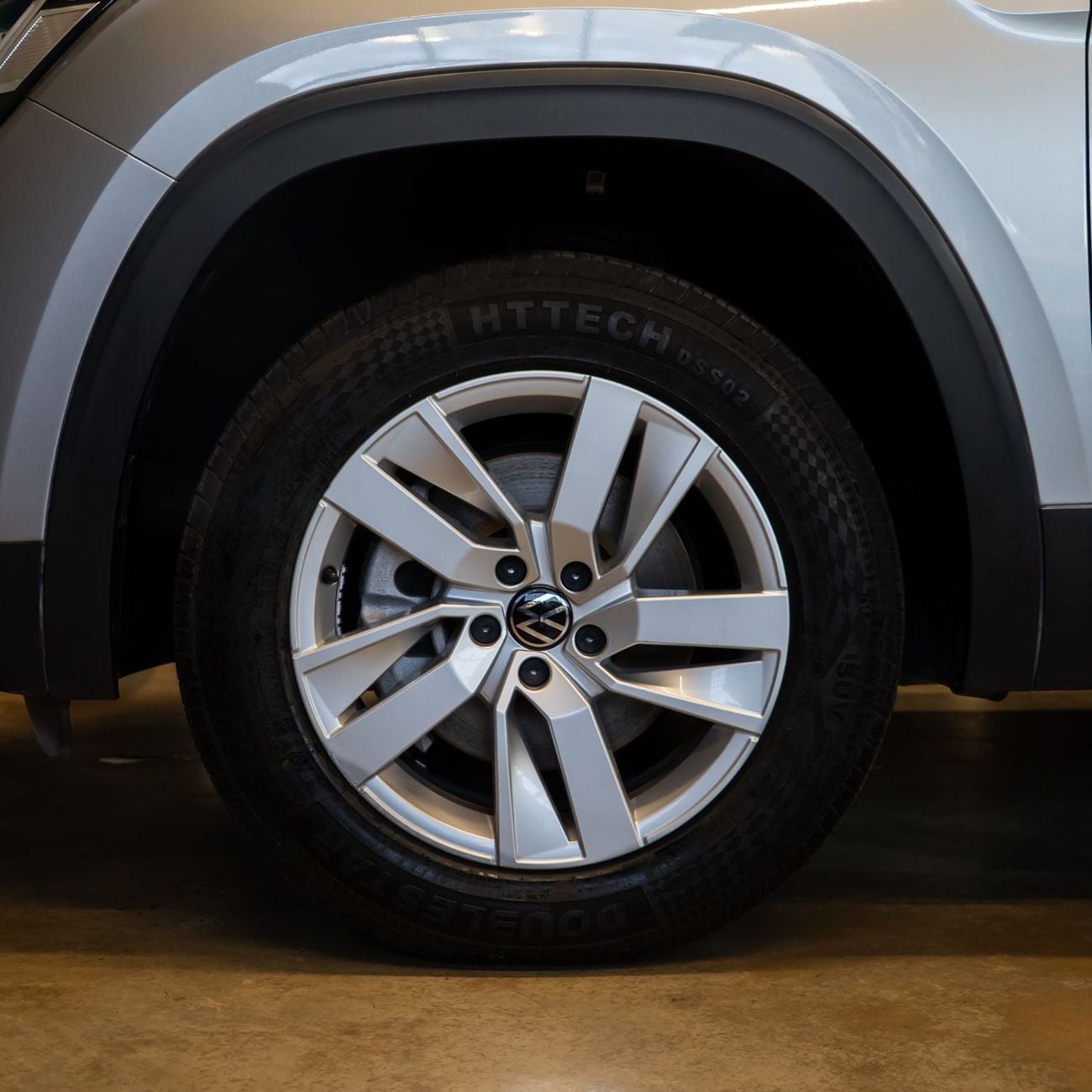 فولكس واجن تيرامونت Trendline 3.6L AED 1,724 pm • 0% Downpayment • Volkswagen Teramont • 1 Year Warranty