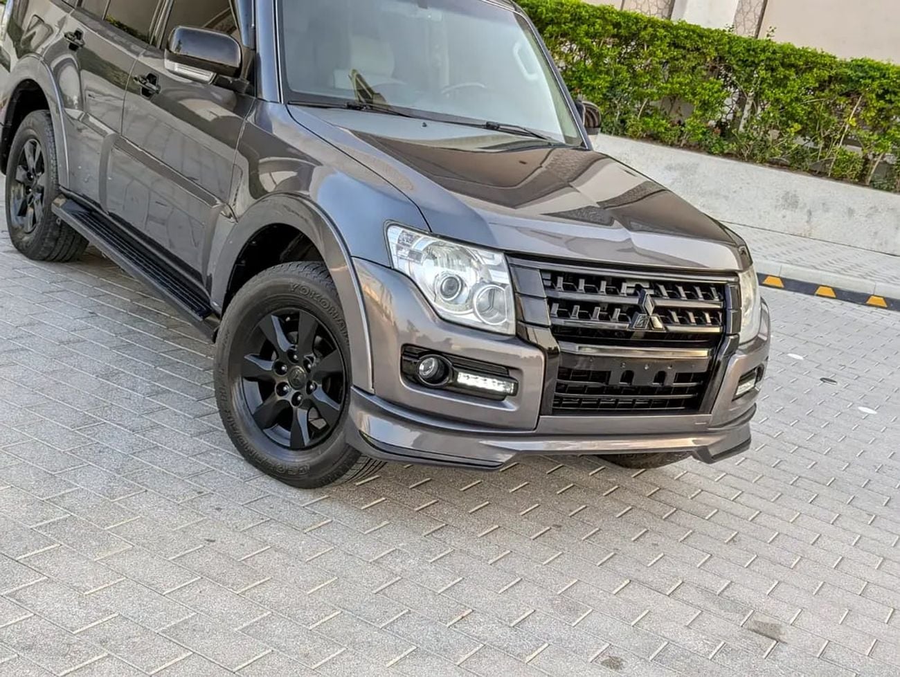 ميتسوبيشي باجيرو GLS MID OPTION GCC IN EXCELLENT CONDITION