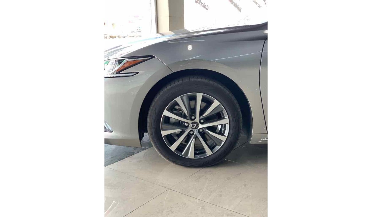 Lexus ES350 New Shape MY2019 ( Warranty & Vat )