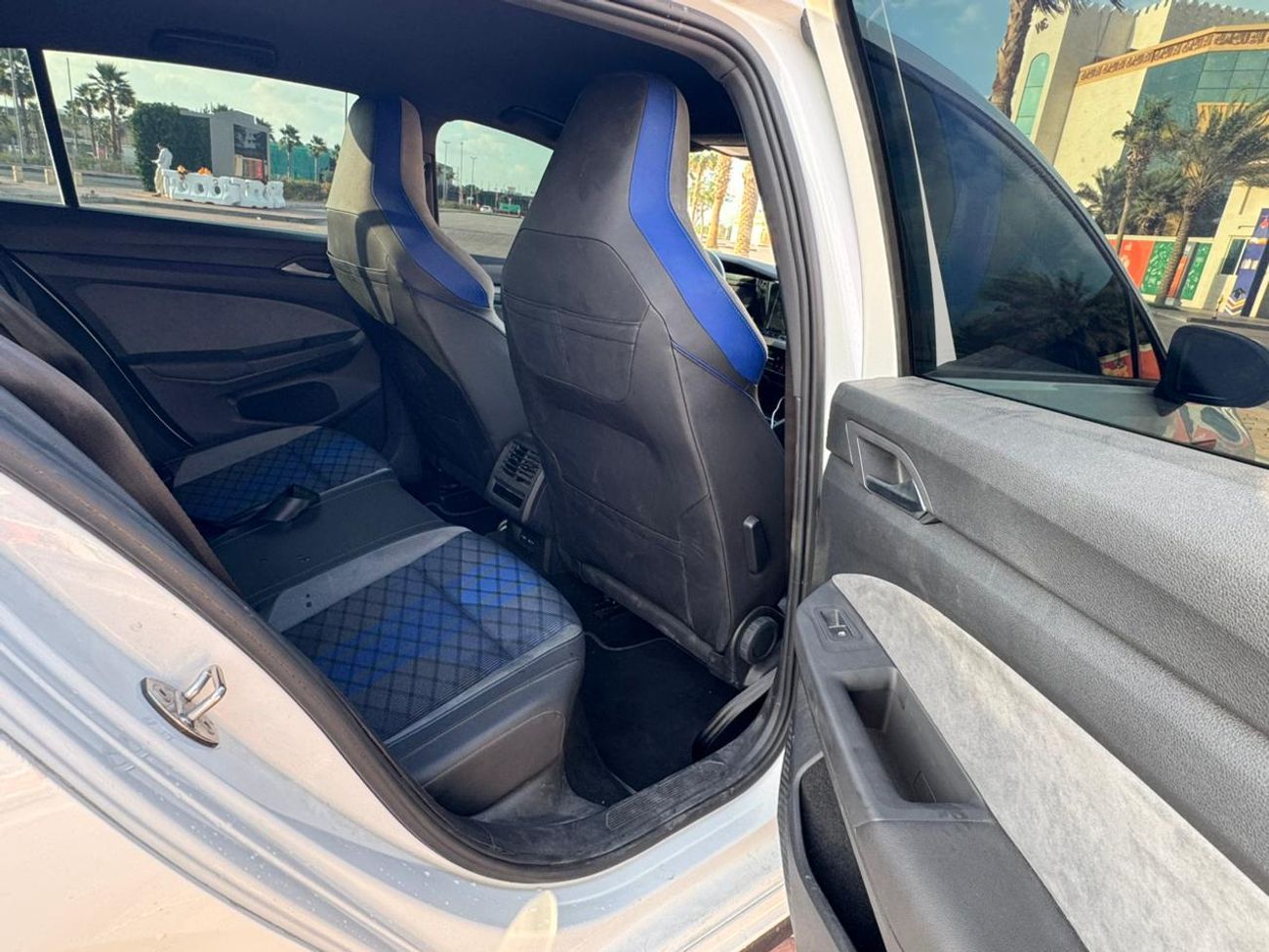 Volkswagen Golf R Base 2.0T 2022 VW Golf R – Turbo, AWD, Sporty Performance