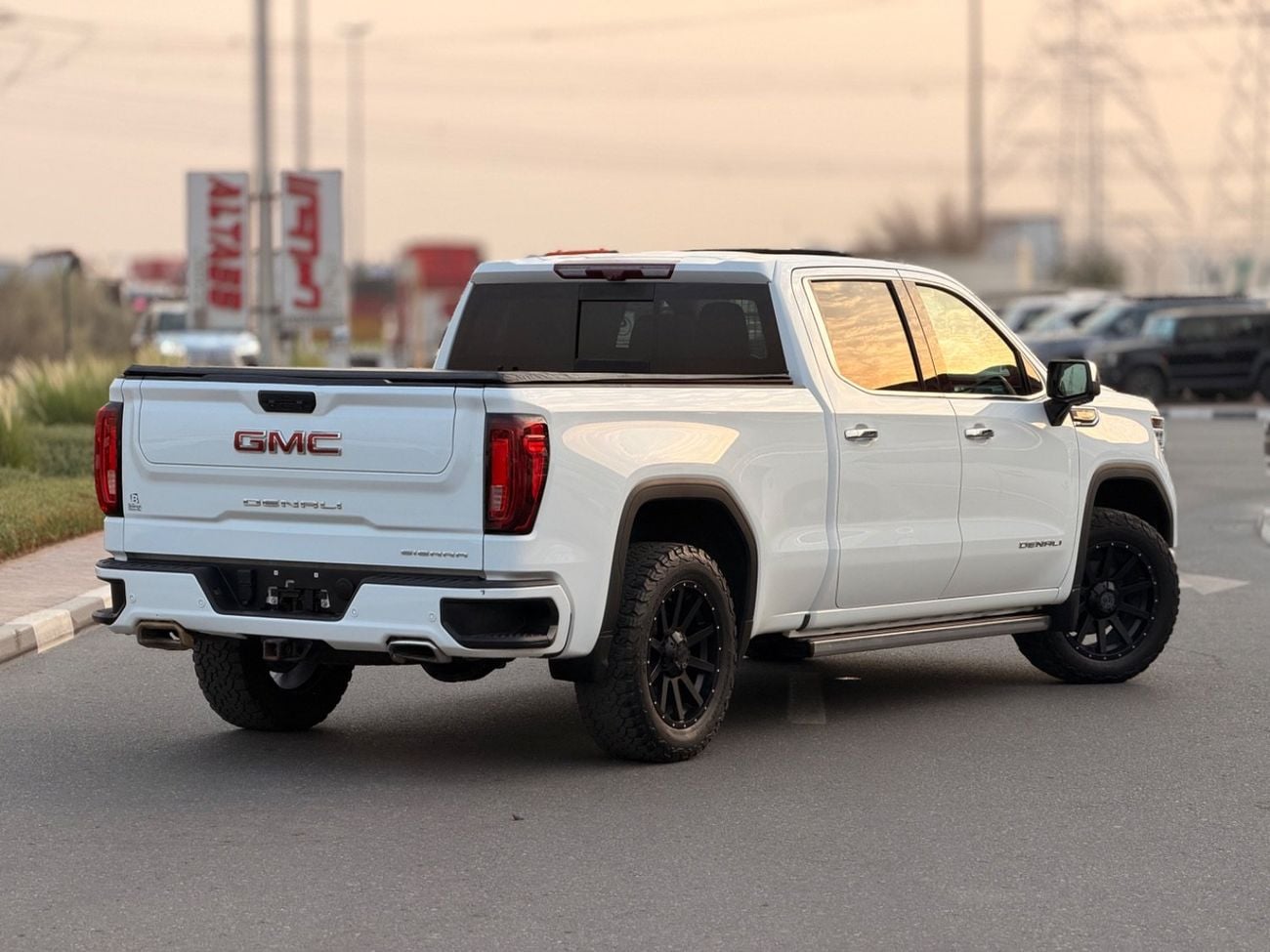 جي أم سي سييرا Full option sunroof, 360 cameras, leather electric seats 2022