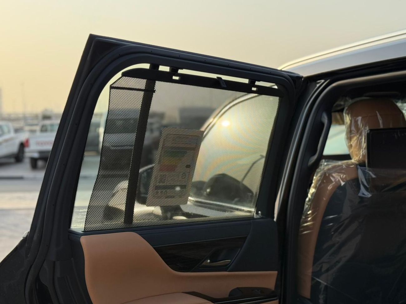 لكزس LX 700h Signature