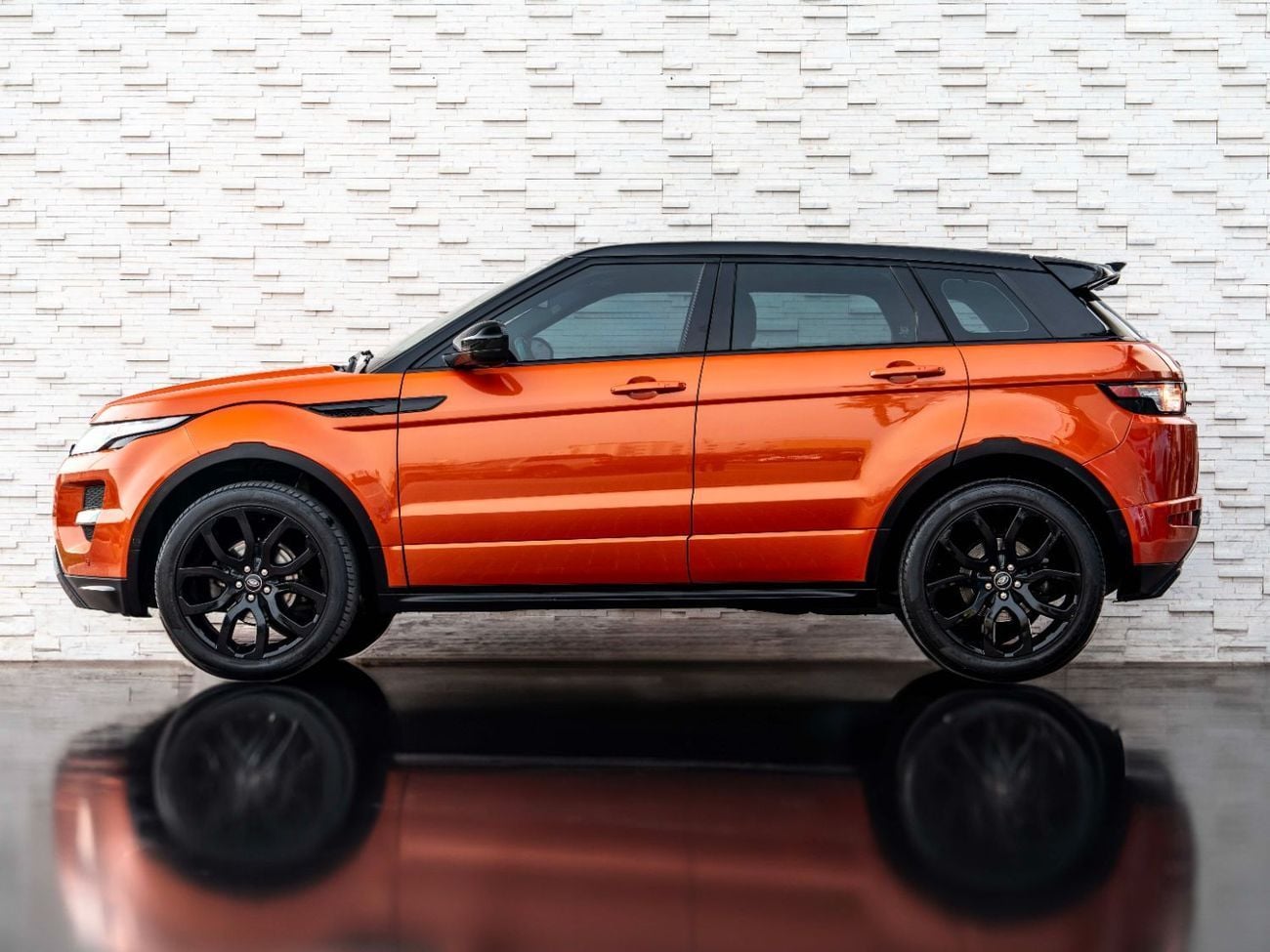 Land Rover Range Rover Evoque Dynamic Plus 2.0L (5 Door)