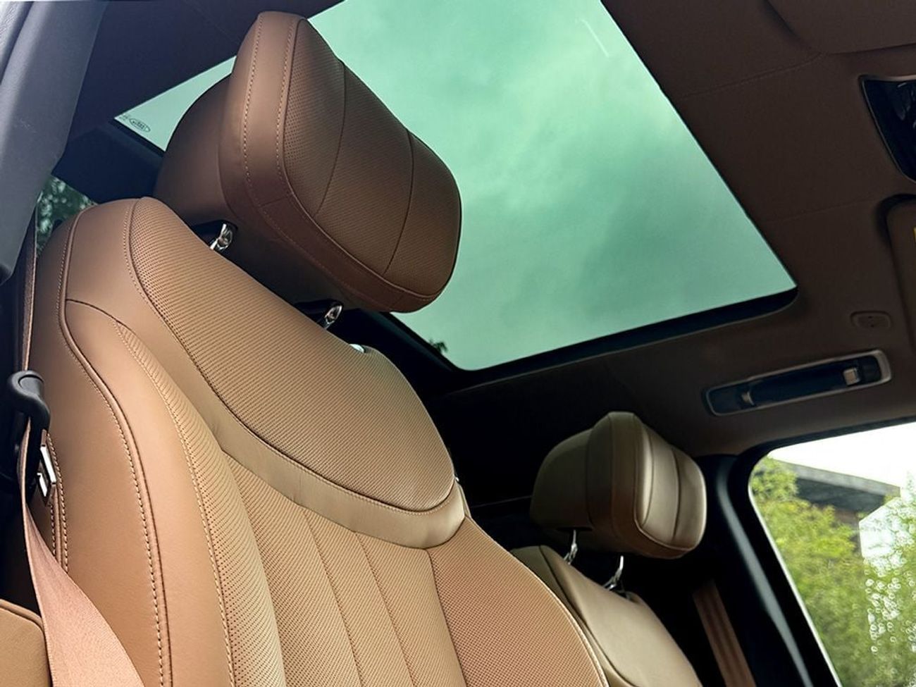 لاند روفر رينج روفر P460e LWB Autobiography Right Hand Drive