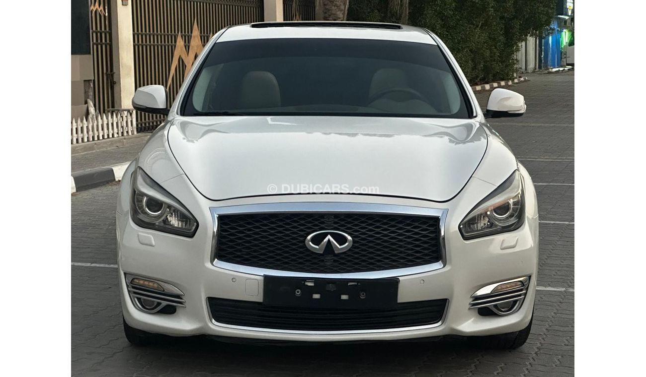 إنفينيتي Q70 سبورت