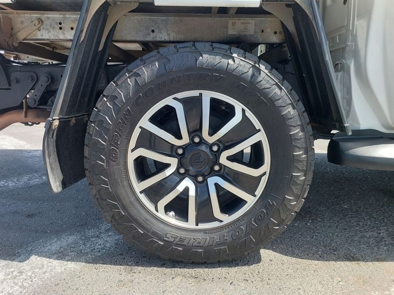 Toyota Hilux DLS TOYOTA HILUX PICKUP RHD 2018 MODEL 2.8 L DIESEL AUTOMATIC(PM16990)