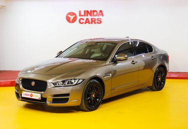 Jaguar Xe Jaguar Xe Prestige Plus 2017 Gcc Under Agency Warranty With Zero Down Payment For Sale Aed 89 000 Gold 2017