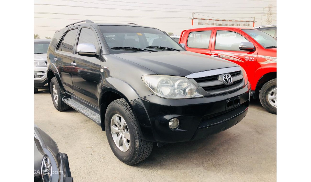 Toyota Fortuner 2.7L PETROL-ALLOY WHEELS-FOG LIGHTS-GCC RTA PASSED-LOT-631