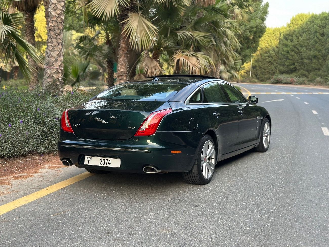 Jaguar XJL 3.0L V6 340 HP | 2014 | GCC Specs | Long Wheelbase Luxury Sedan | 125000 KM | Excellent Condition
