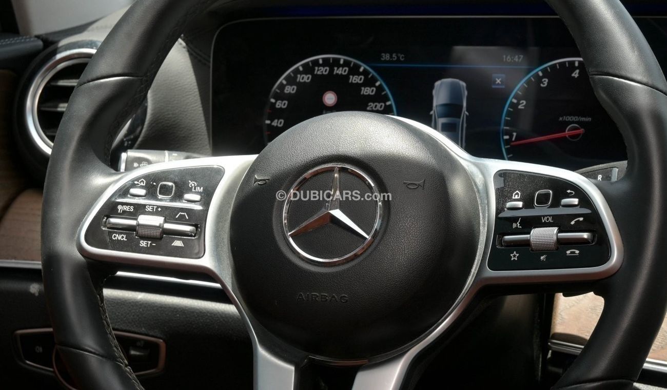 Mercedes-Benz E300 4M