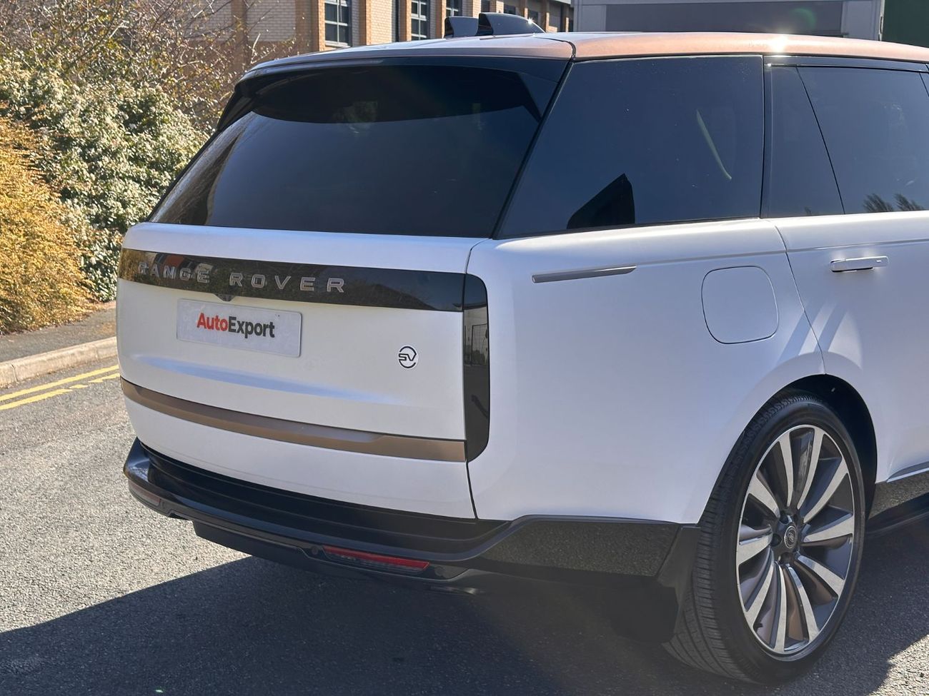 لاند روفر رينج روفر SV 4.4L P615 V8 Right Hand Drive