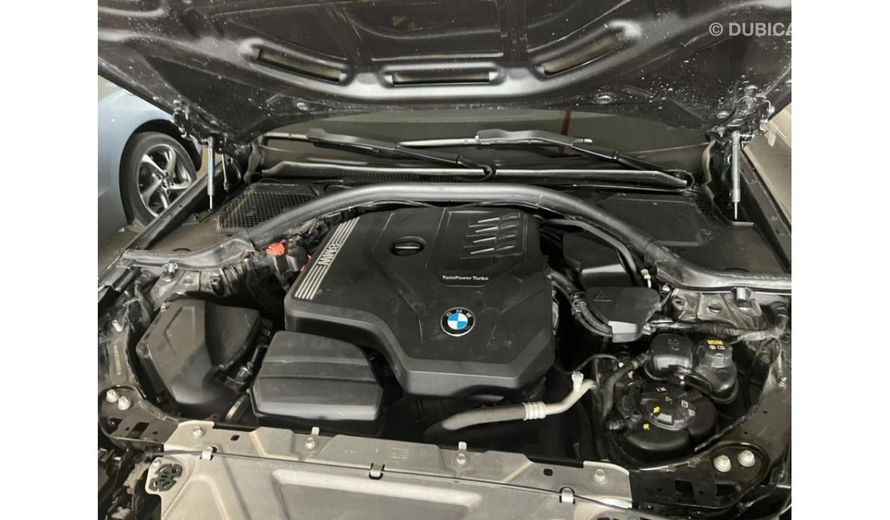 BMW 330i Exclusive BMW 330i 2.0L 2021 AWD model