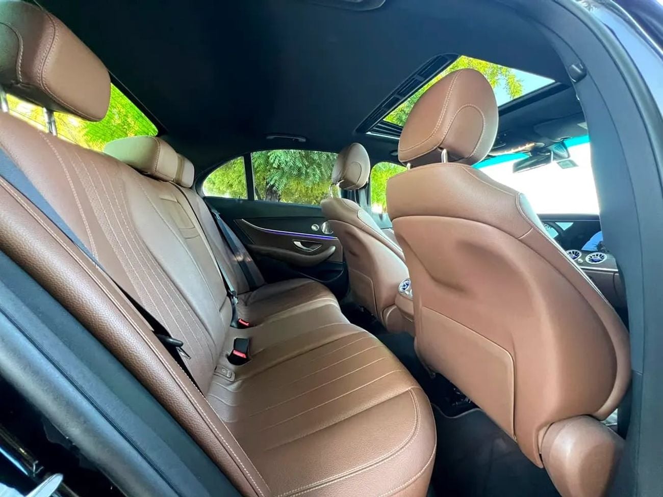 Mercedes Benz E300 E 300 - Luxury Performance