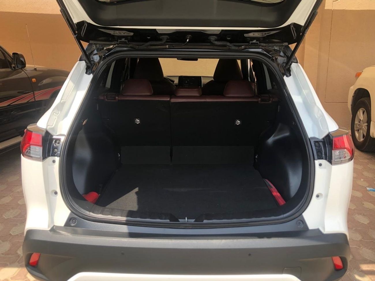 Toyota Corolla Cross 1.8L 2022 GCC (Hybrid) Full option