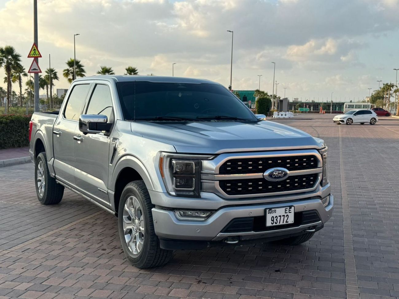 Ford F 150 3.5L PowerBoost Hybrid V6 Super Crew Platinum