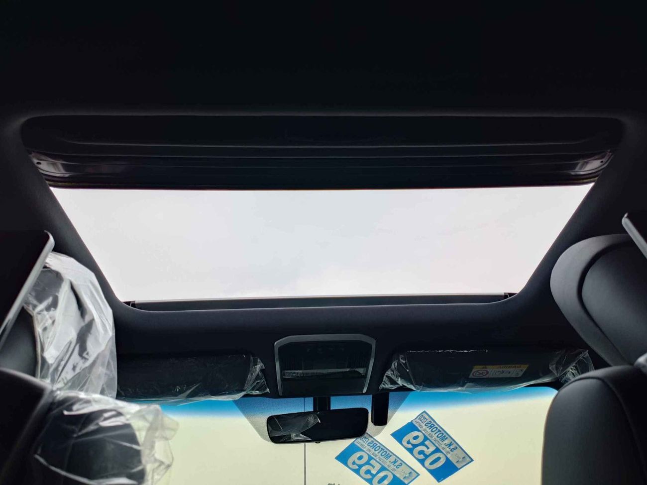 Toyota Land Cruiser LC300 VX / 3.5 V6 PETROL / FRONT PWR SEATS WITH LEATHER / SUNROOF (CODE # LC35VXB1)