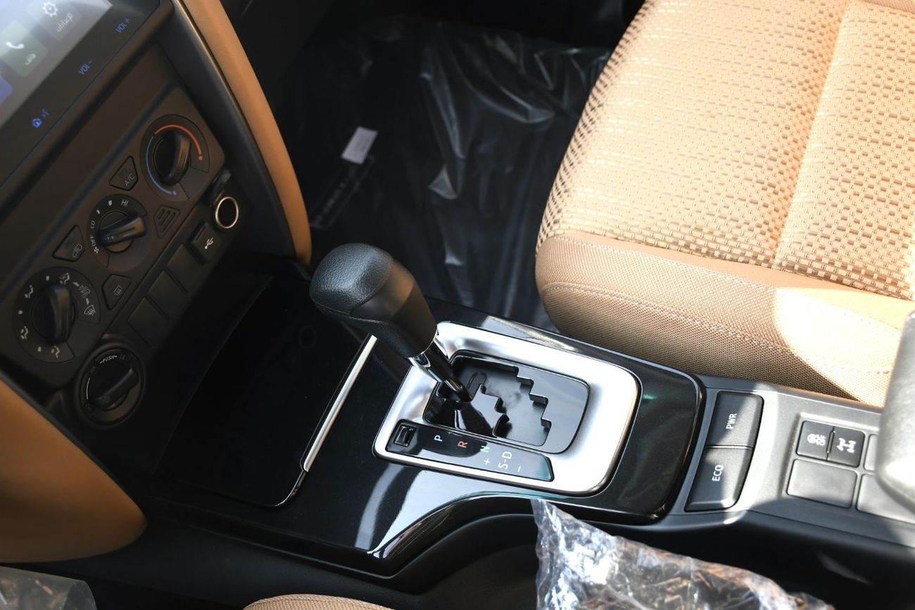 تويوتا فورتونر 2.4L V4 Diesel Automatic  7 Seats GCC (Ready Stock)
